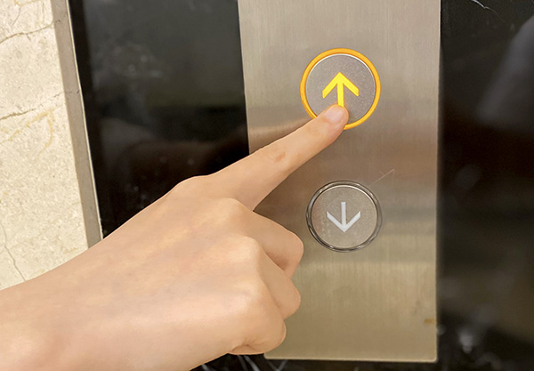 Hướng dẫn chi tiết cách sử dụng thang máy an toàn nhất