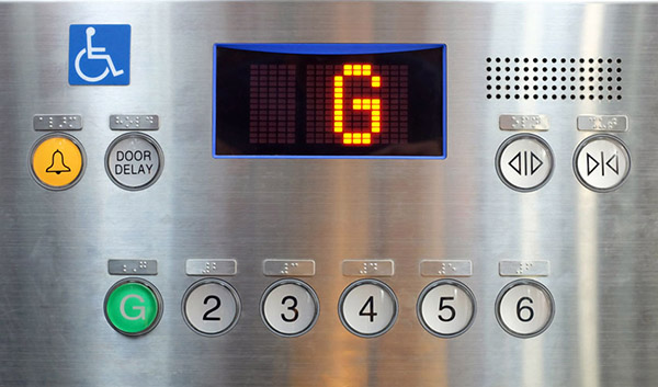 Các nút bấm thường thấy trong thang máy